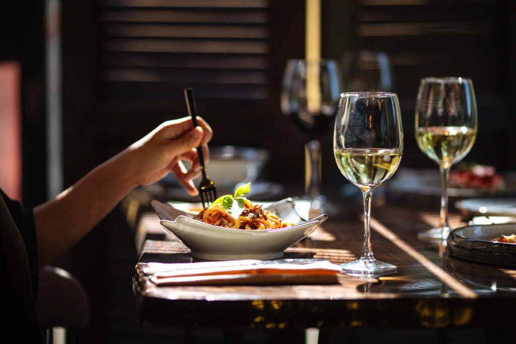 Amesbury Hill Eats: Your Guide to the Best Dining Spots and Hidden Food Gems in Columbia’s Coziest Neighborhood